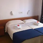 San Jordi 招待所 *
